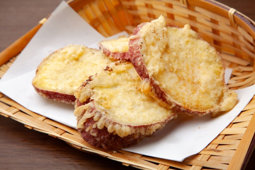 Tempurá de batata-doce (Imagem: sasazawa | Shutterstock)
