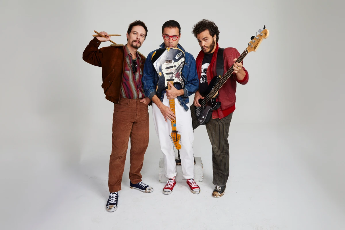 Musical premiado sobre os Paralamas do Sucesso ganha data de estreia no ES