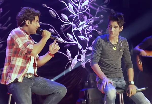 Os cantores Cristiano Araújo e Gusttavo Lima em vídeo da música 'É Fato' 