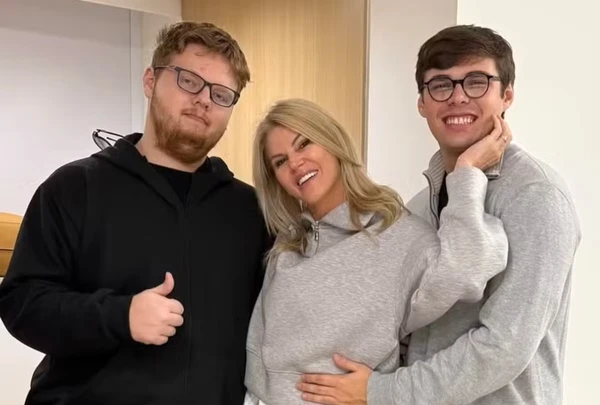 Val Marchiori se interna no Hospital Albert Einstein do Morumbi ao lado dos filhos Eike e Victor