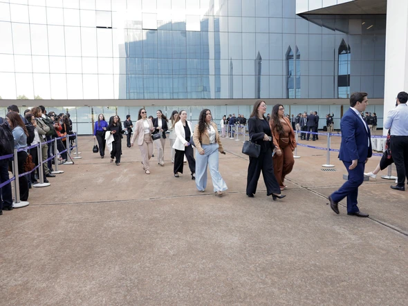 Público no entorno do STF, durante primeiro dia de julgamento do ex-presidente Jair Bolsonaro (PL) e mais 7 réus no STF por trama golpista por Rosinei Coutinho/ STF 