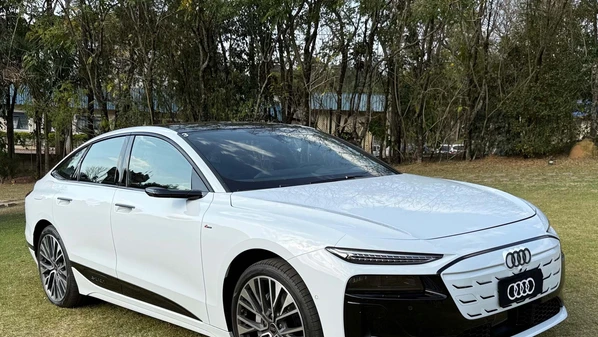 Disponível apenas na configuração Performance Black, com preço de R$ 649.990, lançamento é o primeiro Audi vendido no país com tração exclusivamente traseira