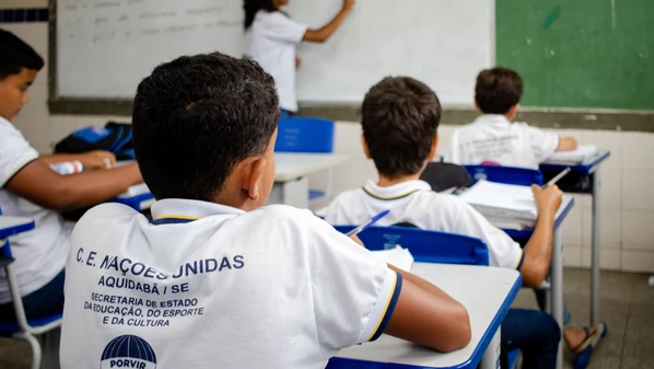 Novo documento dará desconto em cinema, eventos e até hotéis, além de acesso a cartão de crédito sem anuidade; cadastro já pode ser feito de forma on-line