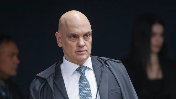 Ministro diz que médico da Polícia Federal não identificou a necessidade de transferência; presidente sofreu queda durante a madrugada, na prisão