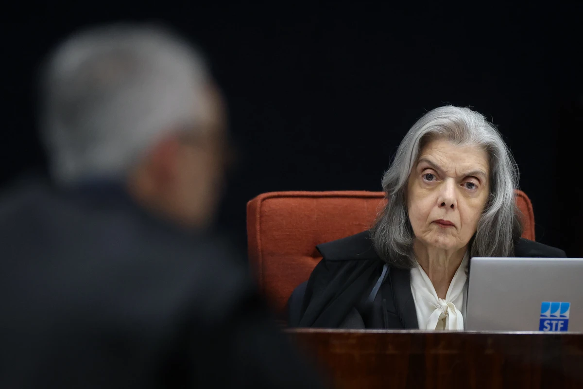 A ministra Cármen Lúcia, do Supremo Tribunal Federal (STF), durante primeiro dia de julgamento do ex-presidente Jair Bolsonaro (PL) e mais 7 réus no STF