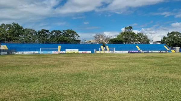 Parte concluída da nova arquibancada do Salvador Costa