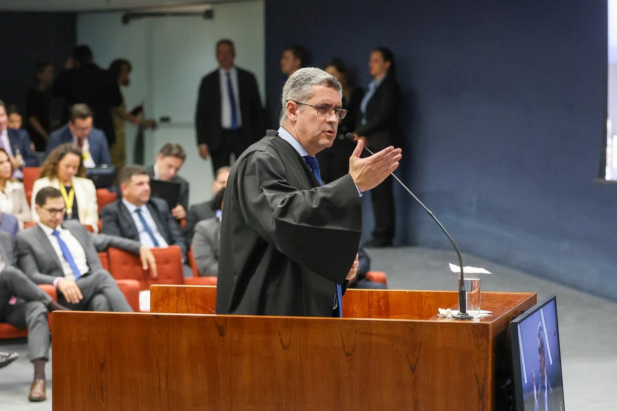 Paulo Renato Garcia Cintra, advogado do ex-comandante da Marinha Almir Garnier, durante primeiro dia de julgamento de trama golpista no STF
