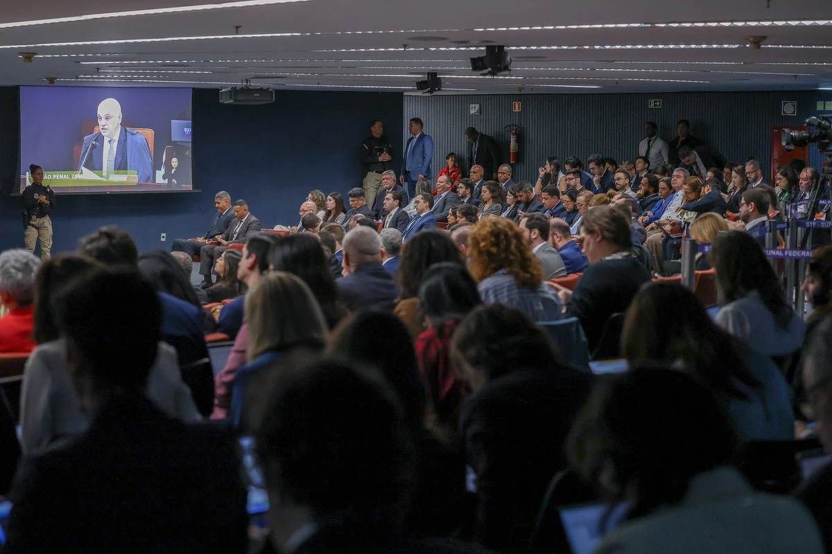 Público acompanha primeiro dia de julgamento do ex-presidente Jair Bolsonaro (PL) e mais 7 réus no STF por trama golpista por Antonio Augusto/ STF