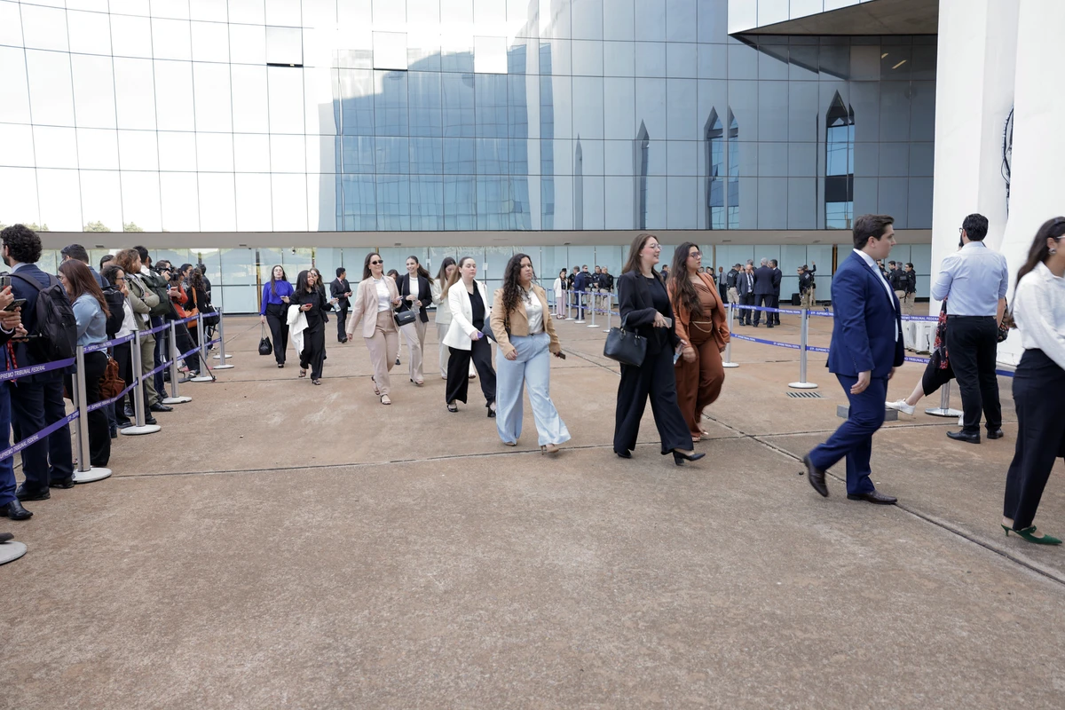 Público no entorno do STF, durante primeiro dia de julgamento do ex-presidente Jair Bolsonaro (PL) e mais 7 réus no STF por trama golpista por Rosinei Coutinho/ STF 