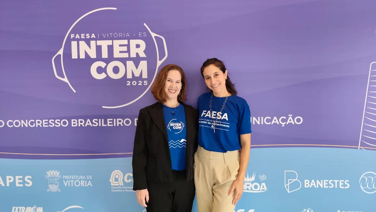 A pró-reitora da FAESA, Carla Letícia Alvarenga Leite, e a diretora da FAESA Daniela Theodoro 