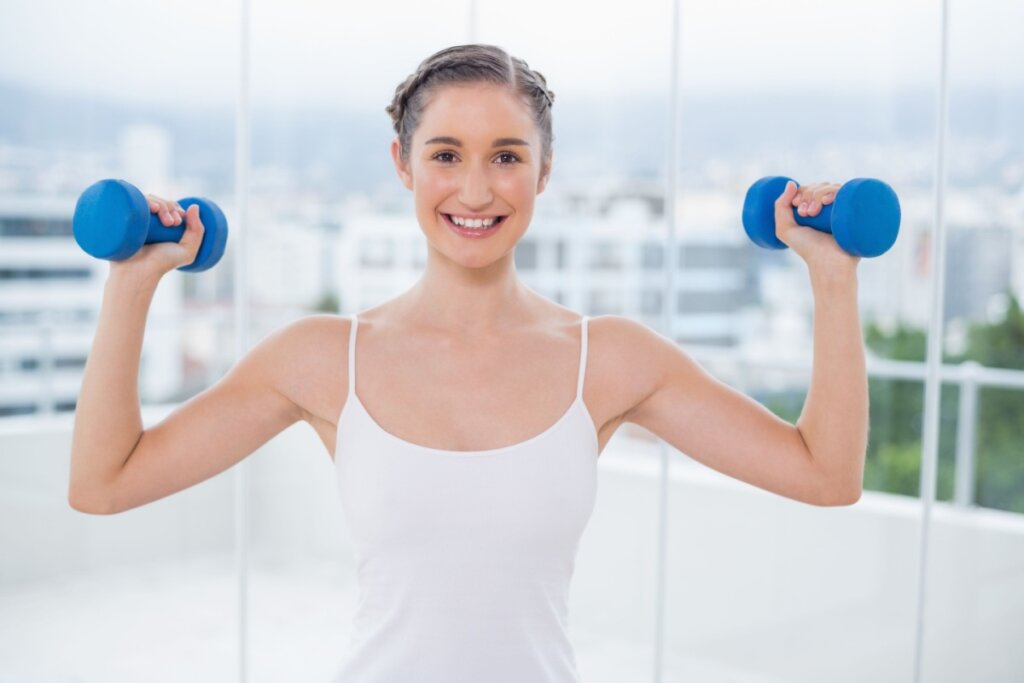 O coque com trança embutida é perfeito para atividades físicas ou ocasiões que pedem praticidade (Imagem: lightwavemedia | Shutterstock)