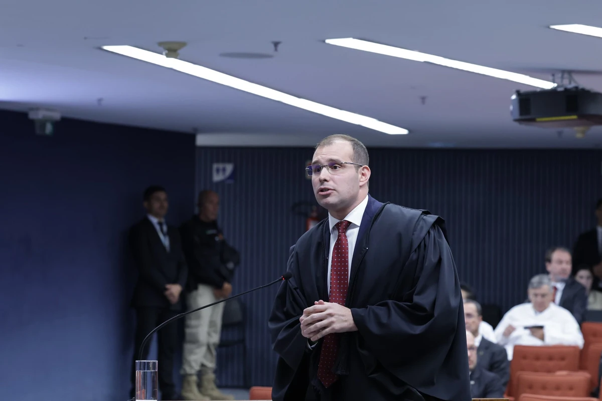 O advogado Andrew Fernandes que representa o general Paulo Sérgio Nogueira no julgamento da trama golpista