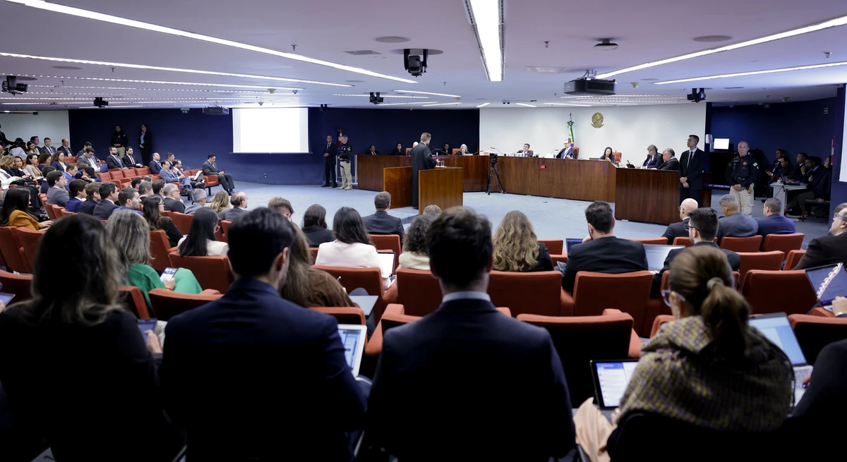 Primeira Turma do STF está no segundo dia de audiências sobre trama golpista