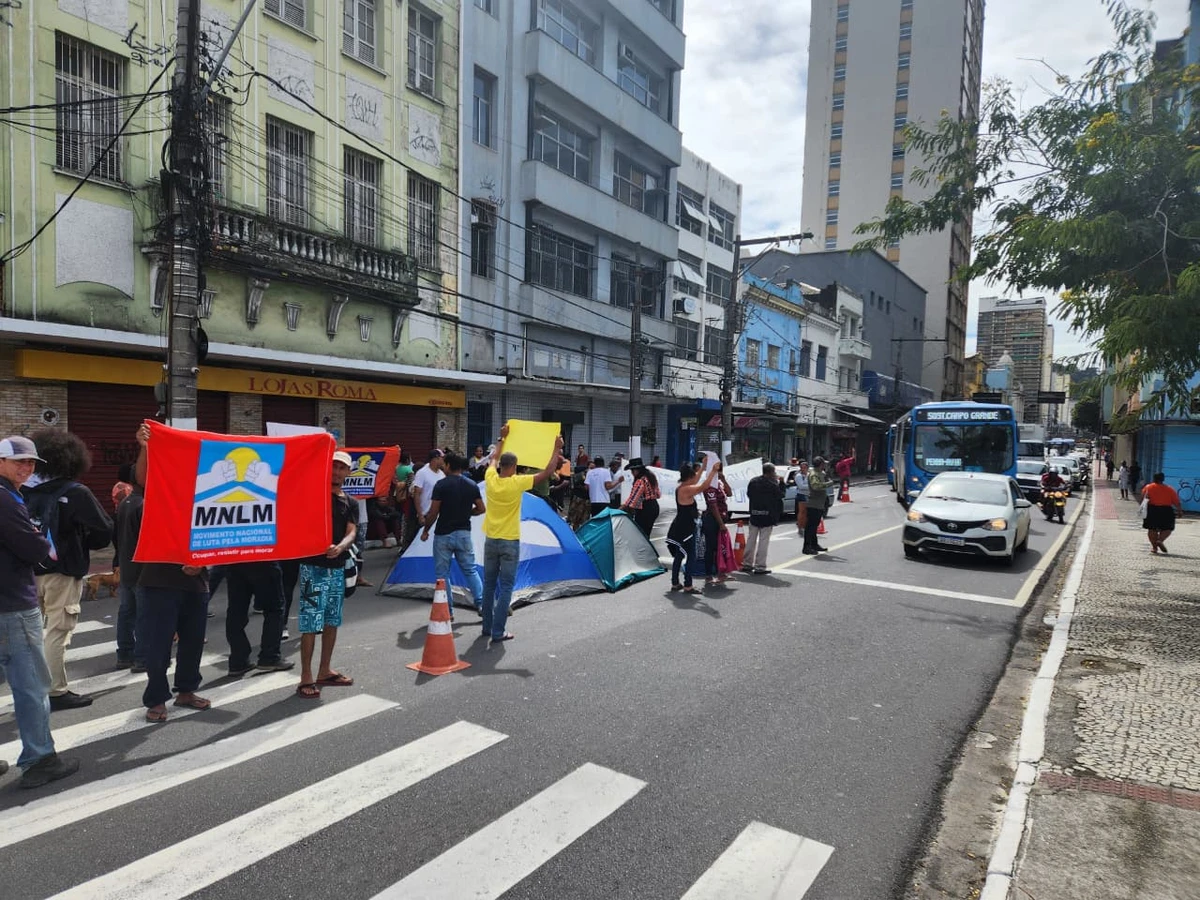 Protesto de famílias da ocupação Vila Esperança, em Vila Velha, aconteceu no Centro de Vitória por Ricardo Medeiros