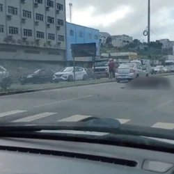 Acidente aconteceu na altura do bairro Jardim Marilândia e chamou a atenção de motorista. Não há informações do estado de saúde do cavalo