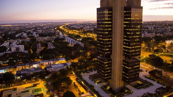 Retrocesso e instabilidade institucionais são, na verdade, freios concretos ao desenvolvimento econômico e social do país