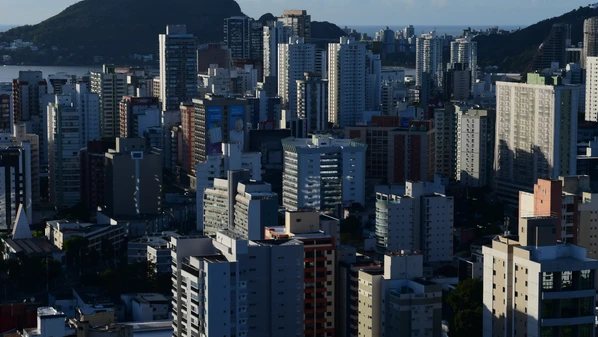 O preço médio anunciado dos imóveis residenciais no país registrou desaceleração em comparação a dezembro, quando teve alta de 0,28%, e a novembro, quando subiu 0,58%