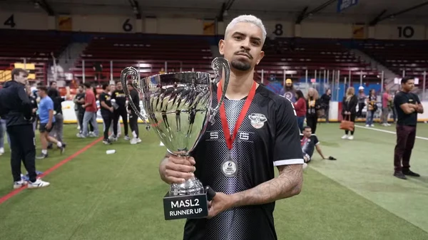 Capixaba Jeanderson no futebol indoor dos EUA 