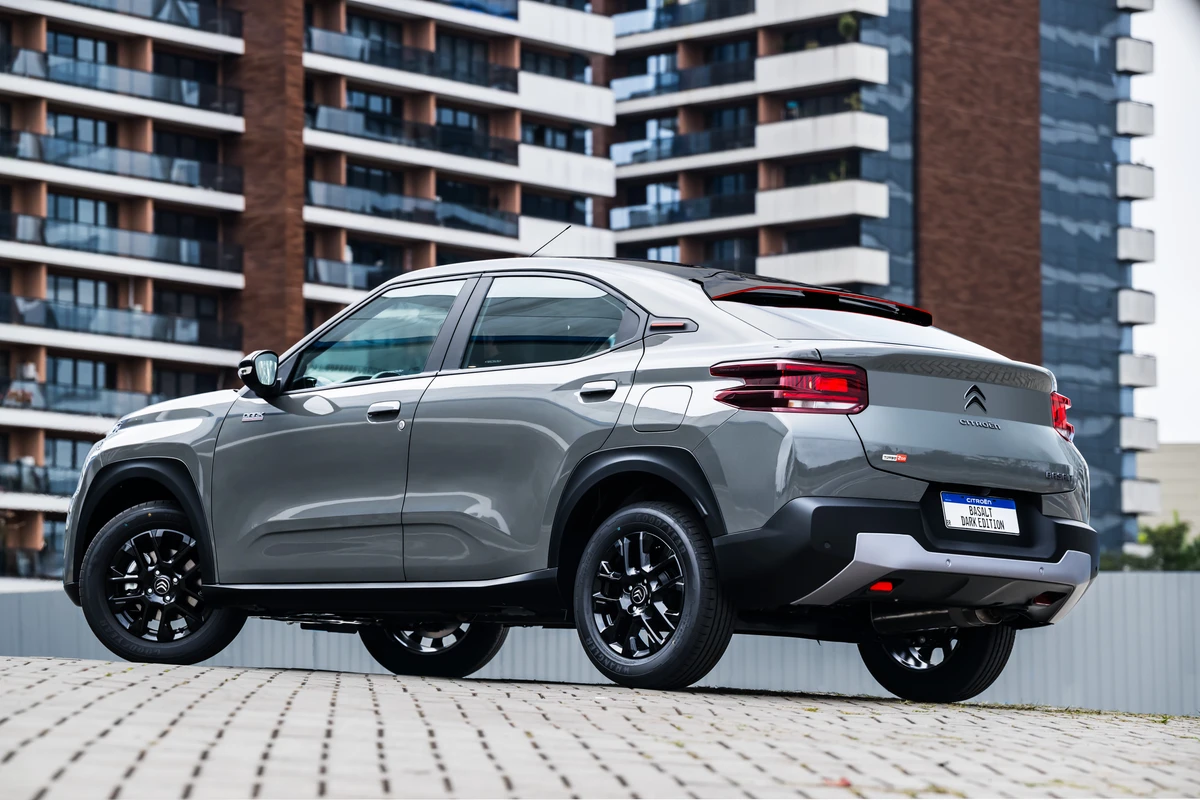 Citroën Basalt Dark por Divulgação