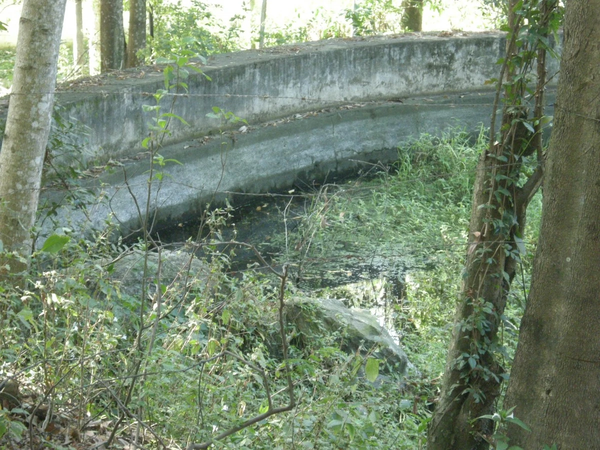 Fonte de Inhoá, localizada na Prainha, em Vila Velha, próxima à área da Marinha.