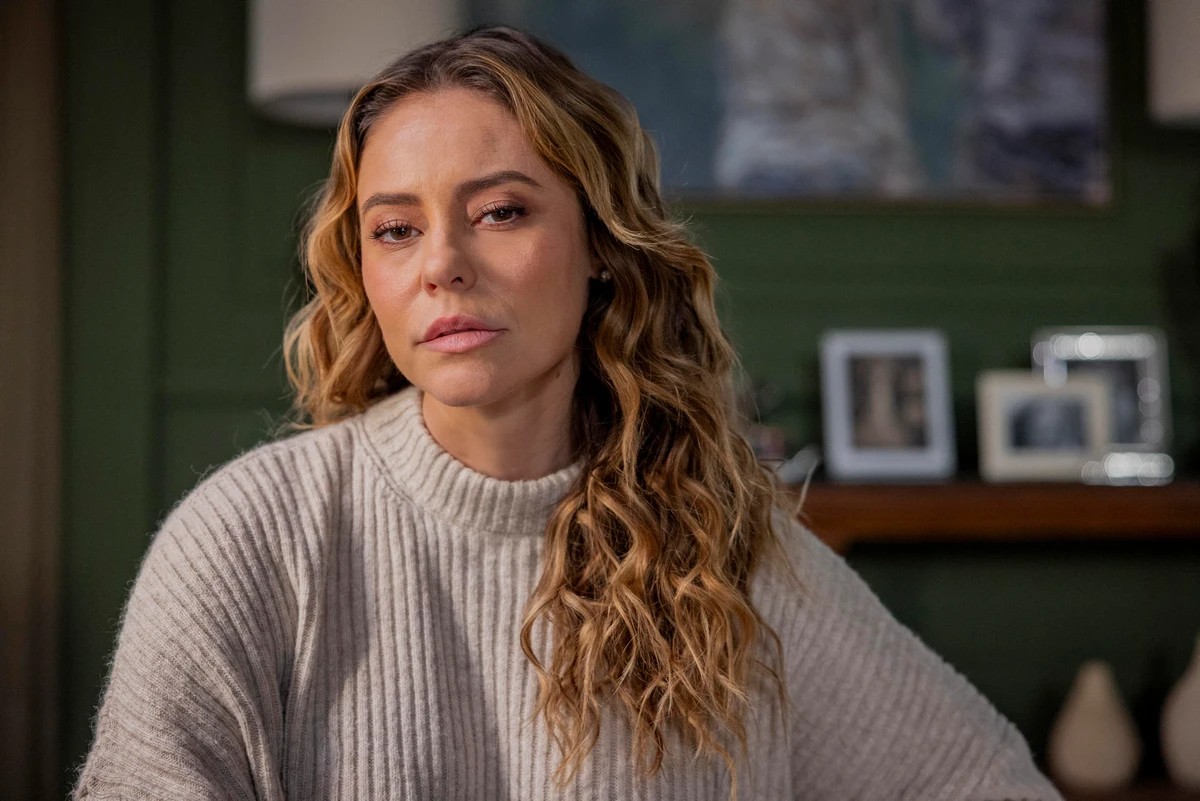 Paolla Oliveira fala do pai e se emociona em videocast