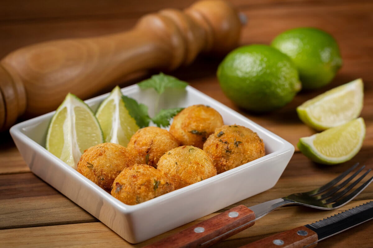 Bolinho de bacalhau (Imagem: WS-Studio | Shutterstock)