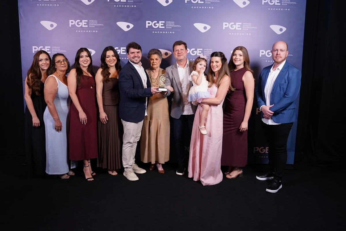 TOP: Ana luiza  Lucimar  Mayana Luise Marcelinho  Dona Eunice  Marcelo  Manu  Ivane  Maria Fernanda  Barone