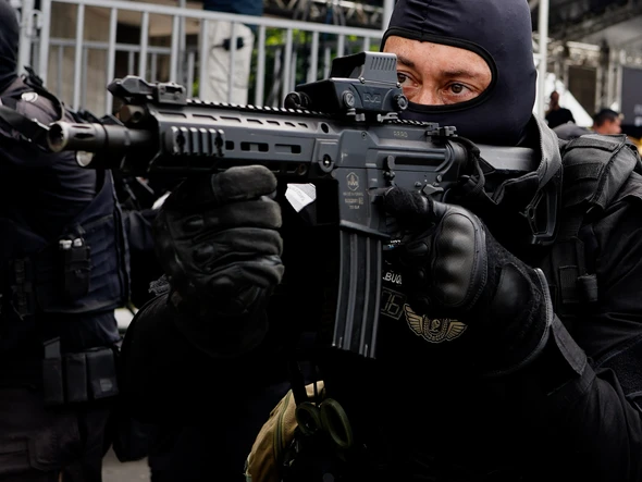 Desfile do 7 de Setembro na Avenida Beira-Mar, em Vitória por Fernando Madeira