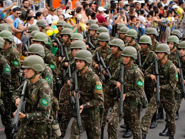 Desfile do 7 de Setembro na Avenida Beira-Mar, em Vitória por Fernando Madeira