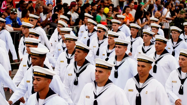Tradicional evento reuniu autoridades e público na manhã deste domingo (7), na Avenida Marechal Mascarenhas de Moraes (Beira-Mar), em Vitória