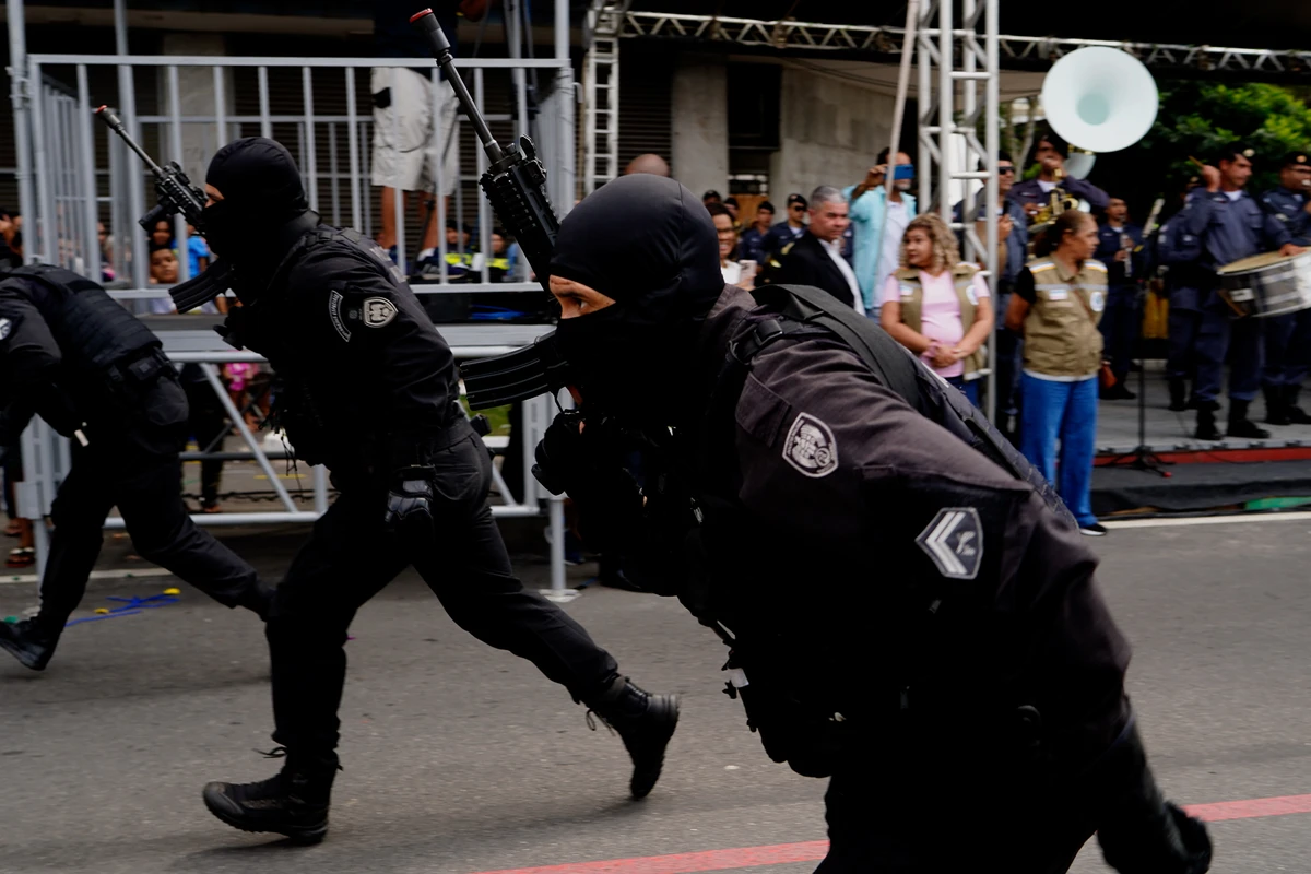 Desfile do 7 de Setembro na Avenida Beira-Mar, em Vitória por Fernando Madeira