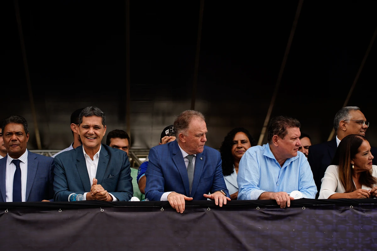 Desfile do 7 de Setembro na Avenida Beira-Mar, em Vitória por Fernando Madeira