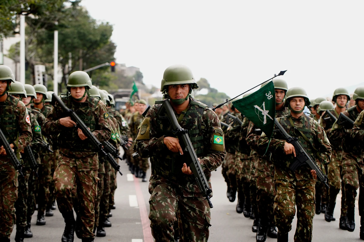 Desfile do 7 de Setembro na Avenida Beira-Mar, em Vitória por Fernando Madeira