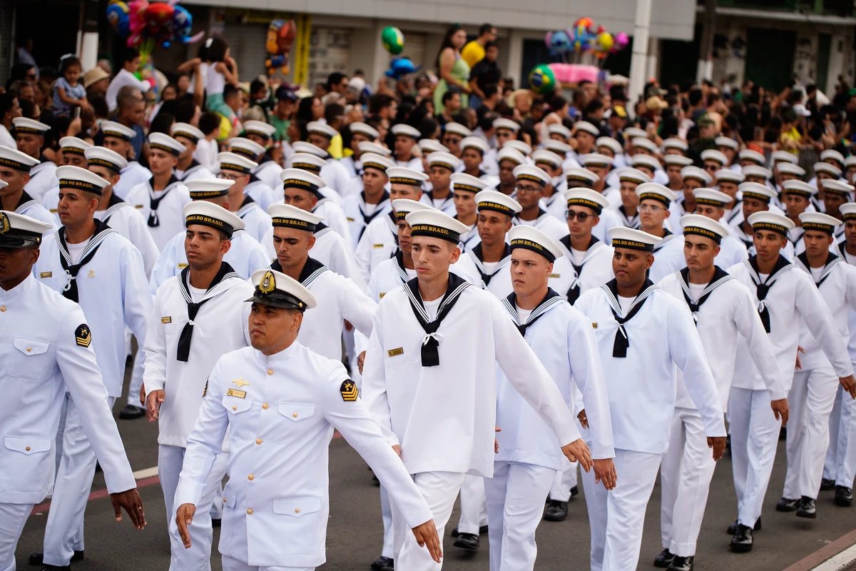 Desfile do 7 de Setembro na Avenida Beira-Mar, em Vitória por Fernando Madeira