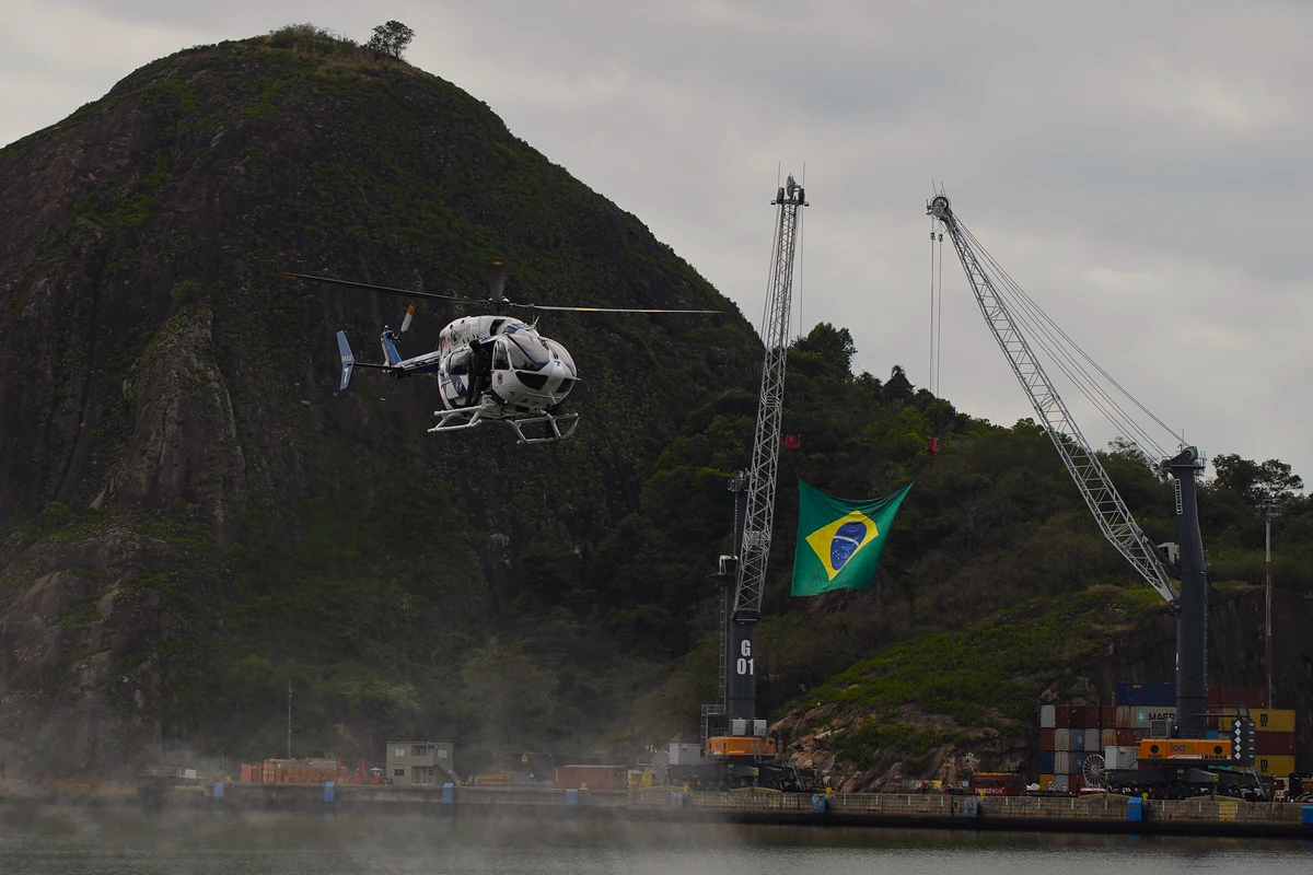 Desfile do 7 de Setembro na Avenida Beira-Mar, em Vitória por Fernando Madeira