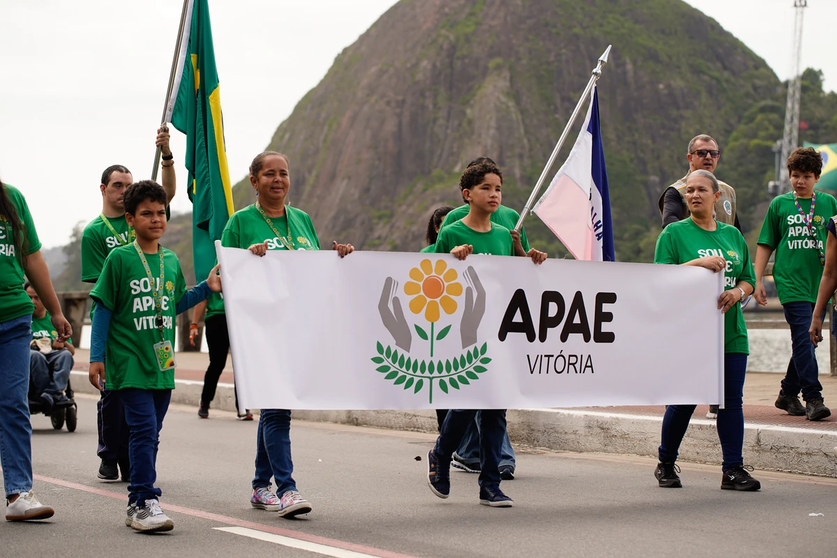Desfile do 7 de Setembro na Avenida Beira-Mar, em Vitória por Fernando Madeira
