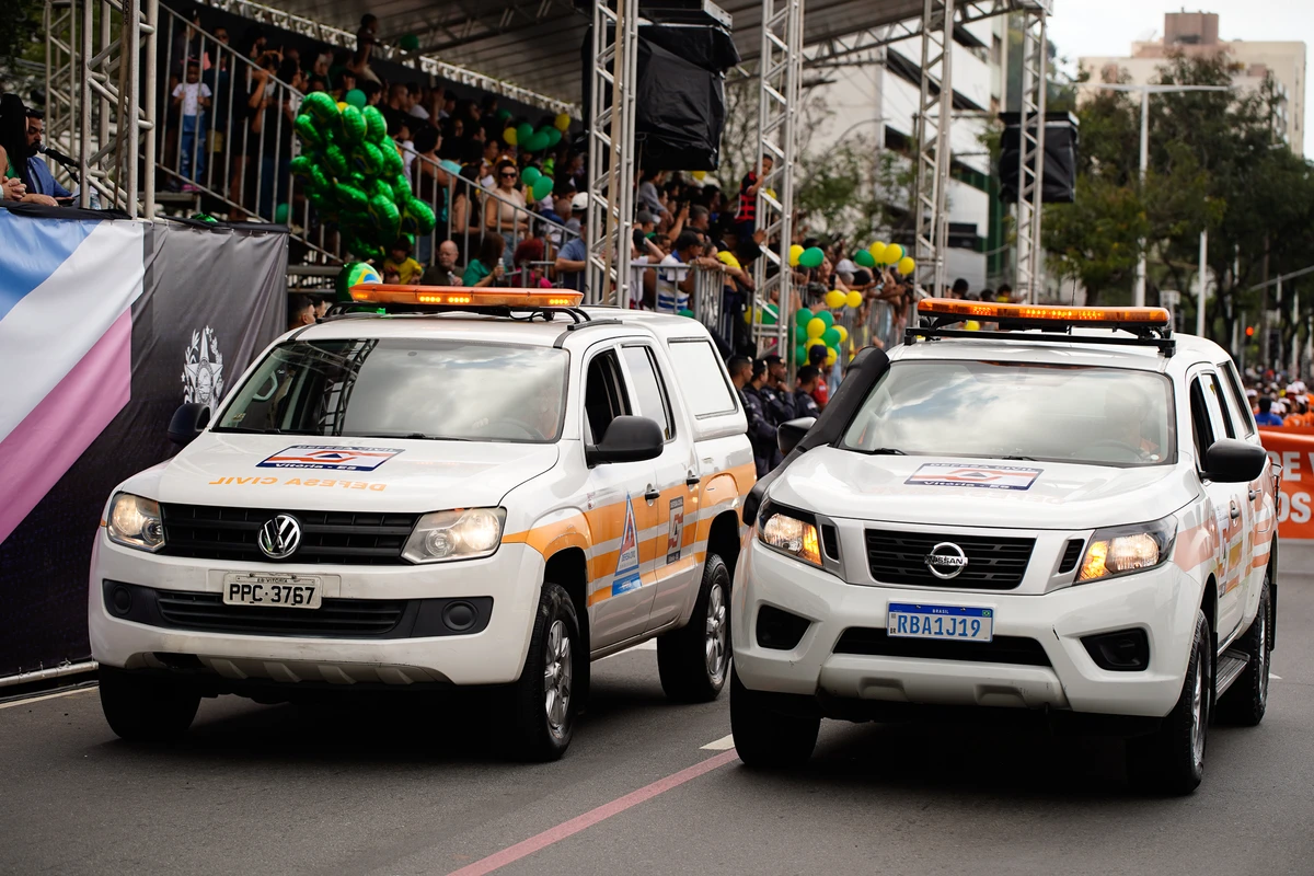 Desfile do 7 de Setembro na Avenida Beira-Mar, em Vitória por Fernando Madeira
