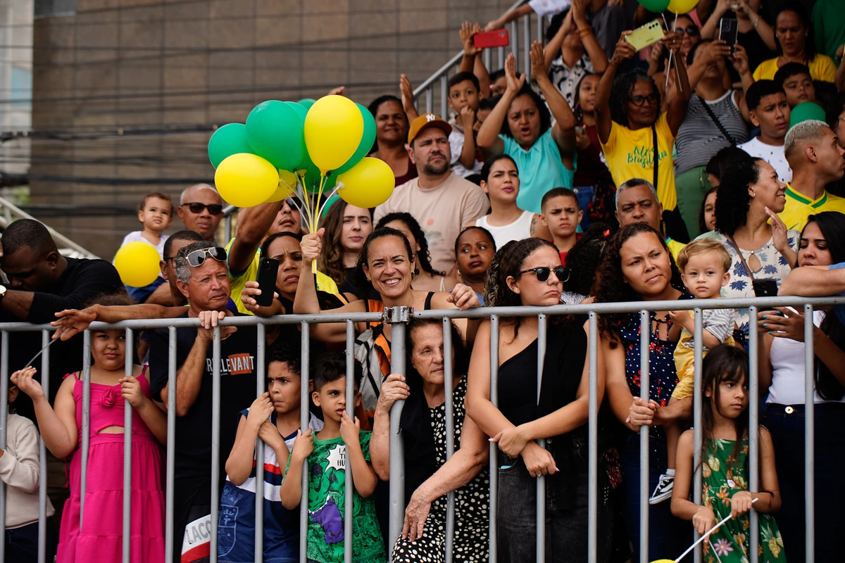 Desfile do 7 de Setembro na Avenida Beira-Mar, em Vitória por Fernando Madeira