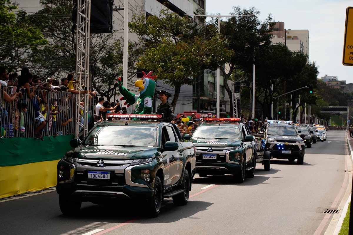 Desfile do 7 de Setembro na Avenida Beira-Mar, em Vitória por Fernando Madeira