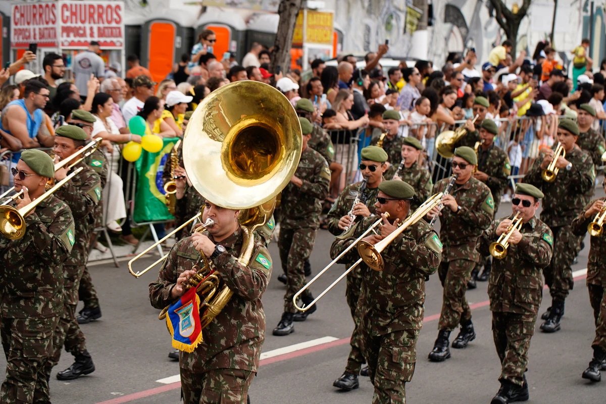 Desfile do 7 de Setembro na Avenida Beira-Mar, em Vitória por Fernando Madeira