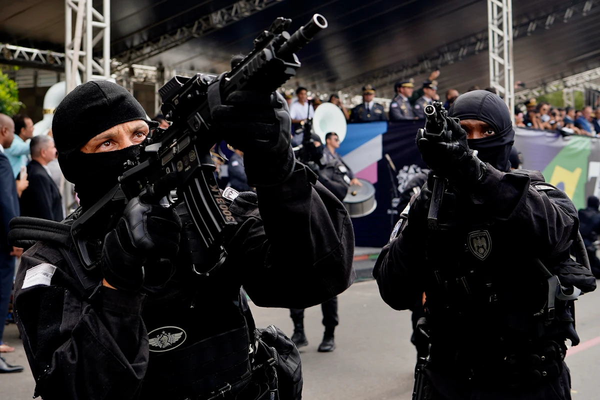 Desfile do 7 de Setembro na Avenida Beira-Mar, em Vitória por Fernando Madeira