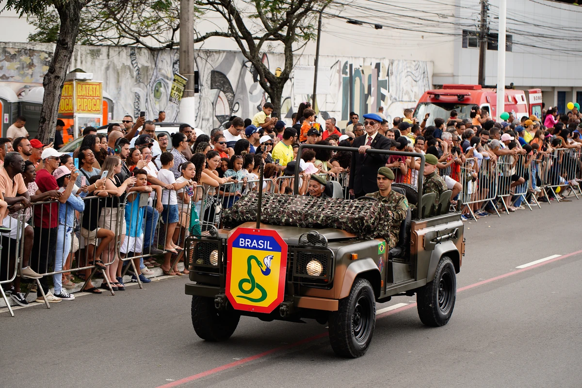 Desfile do 7 de Setembro na Avenida Beira-Mar, em Vitória por Fernando Madeira