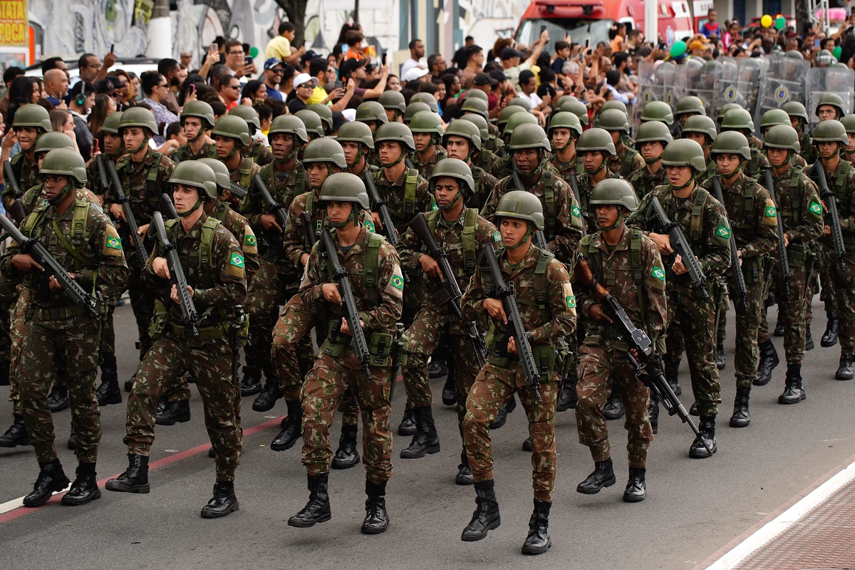 Desfile do 7 de Setembro na Avenida Beira-Mar, em Vitória por Fernando Madeira