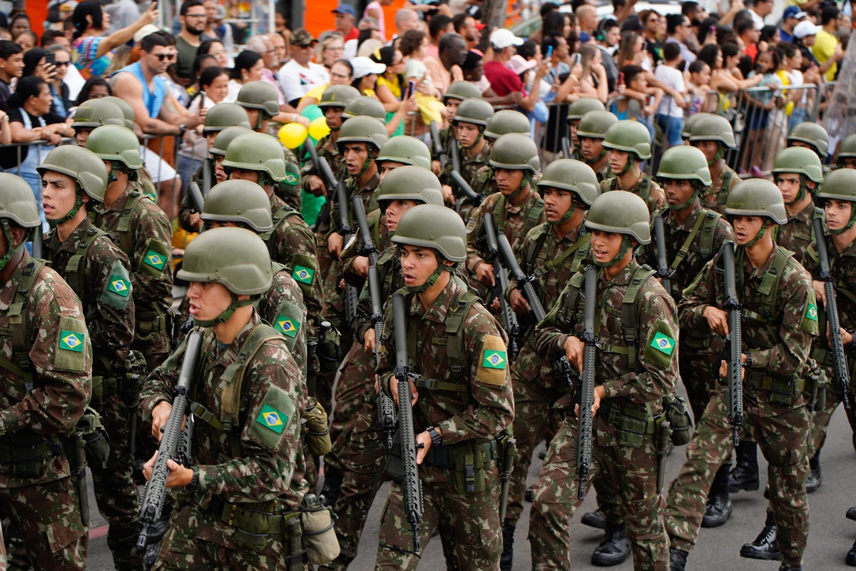 Desfile do 7 de Setembro na Avenida Beira-Mar, em Vitória por Fernando Madeira