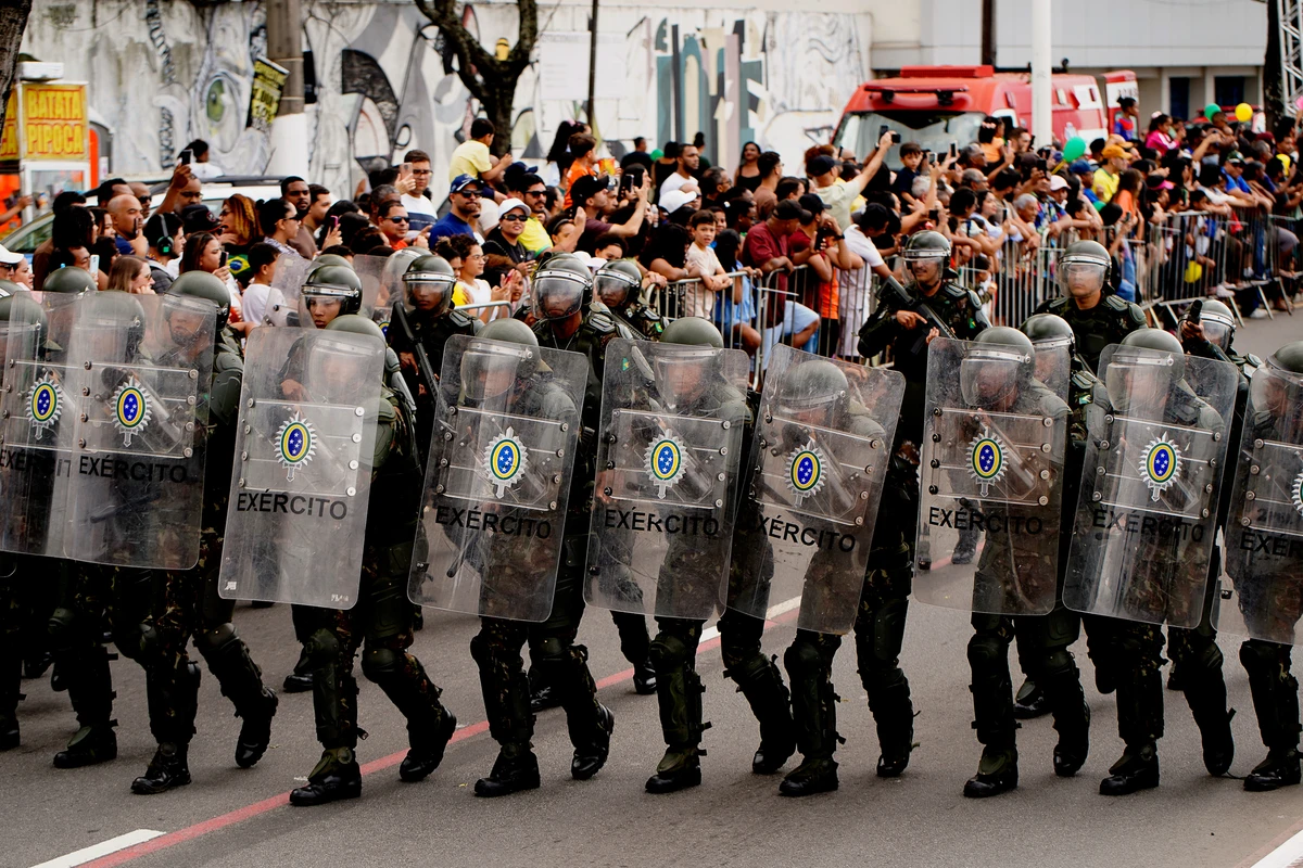 Desfile do 7 de Setembro na Avenida Beira-Mar, em Vitória por Fernando Madeira