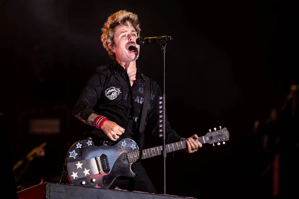  Billie Joe Armstrong lidera performance de quase duas horas no The Town