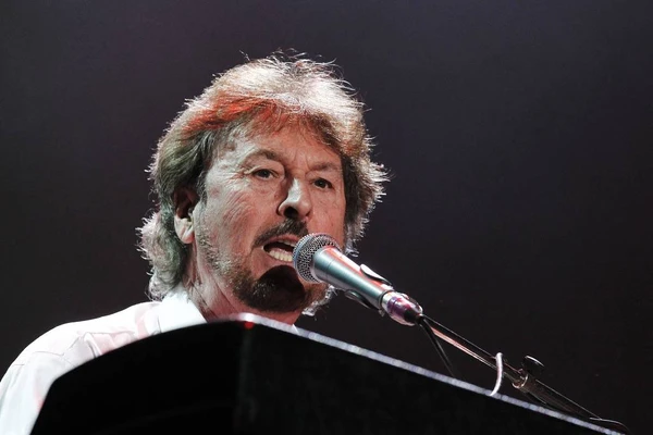  Rick Davies se apresenta com o Supertramp, em Paris, em outubro de 2010