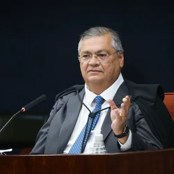 Ministro disse que fez 'reflexão complementar' e que é necessário 'evitar inovações fáticas ou jurídicas'; julgamento de referendo da liminar está previsto para a próxima quarta-feira no plenário do STF