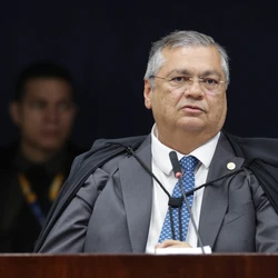 Decisão estabelece que apenas parcelas indenizatórias previstas em lei podem ficar fora do teto; determinação atinge todos os órgãos da administração pública nos três Poderes