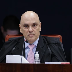 O celular do ex-banqueiro também tinha gravações de tela de anotações no aplicativo de notas com horários similares aos dos envios ao ministro